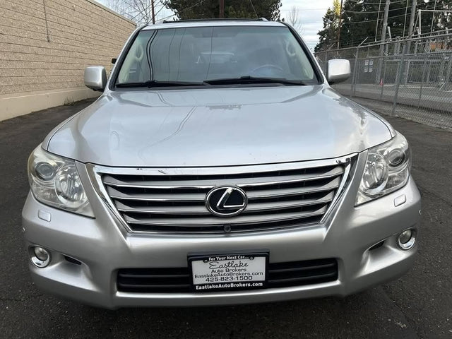 2010 Lexus LX 570 Sport Utility — photo 3