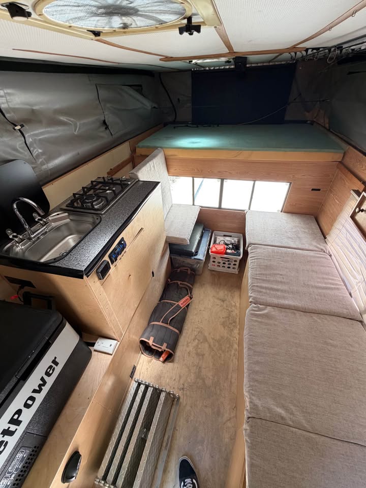 Four wheel camper grand by (rebuilt) in Porter Ranch, CA (photo 5) — photo 5