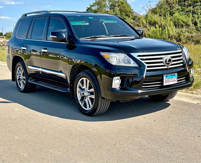 Lexus LX 570 clean , private owner in Wheaton, IL (photo 1)