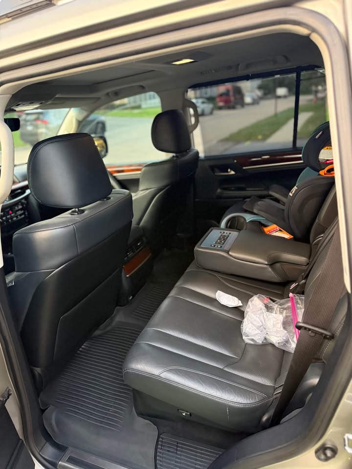 2020 Lexus LX · LX 570 Sport Utility 4D in Schaumburg, IL (photo 7) — photo 7