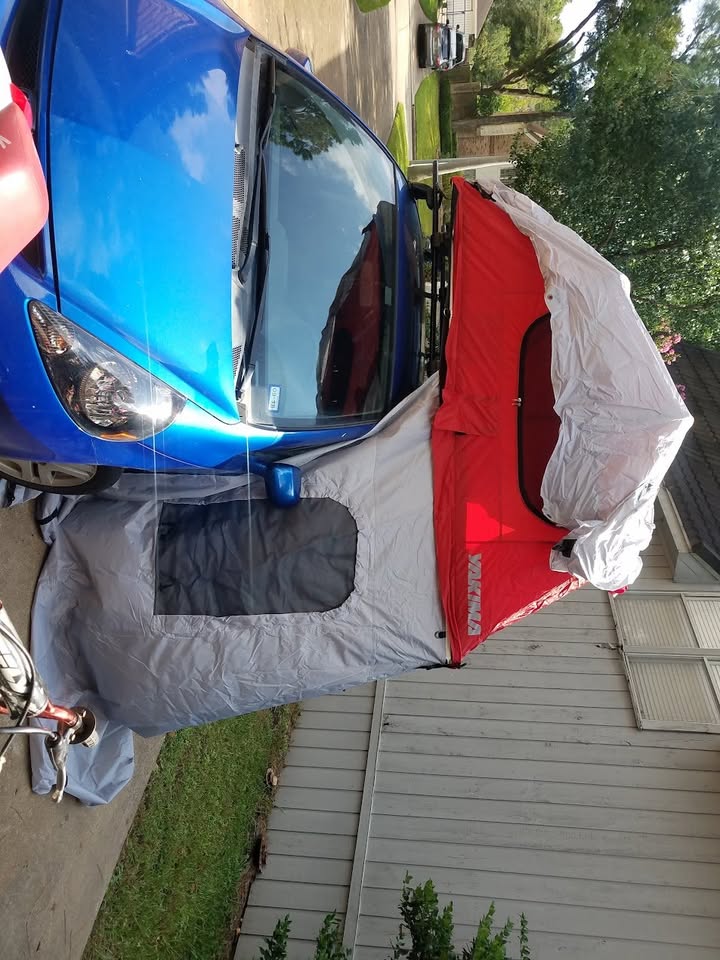 Yakima Skyrise roof top tent, Medium in Conroe, TX (photo 4) — photo 4