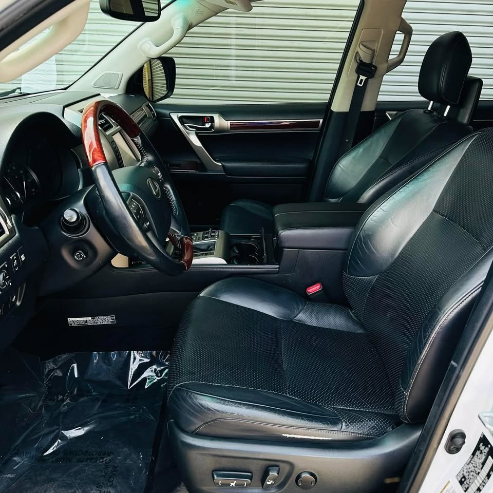 2014 Lexus GX 460 Luxury in Fresno, CA (photo 12) — photo 12