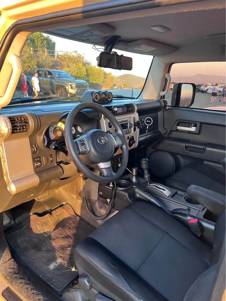 2012 Toyota FJ Cruiser 4WD – 4.88 Gears – 35s – Ironman Suspension – Rear Locker in Escondido, CA (photo 7) — photo 7