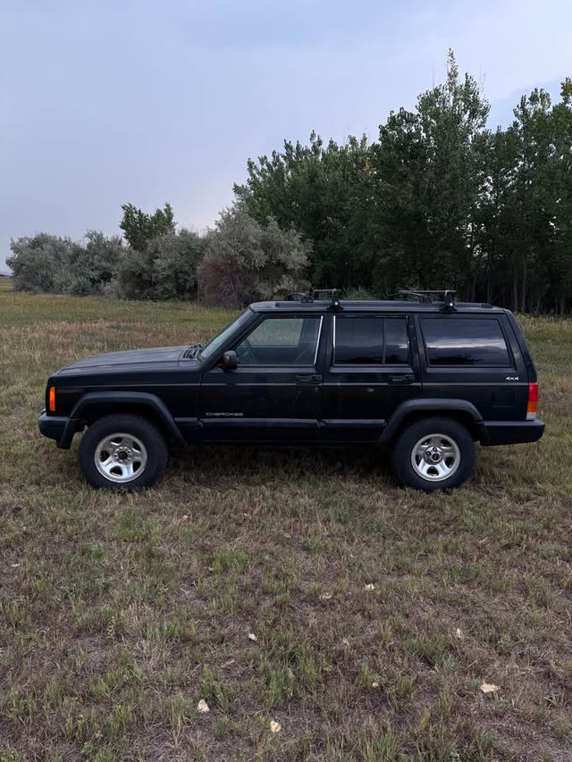 1998 Jeep Cherokee · XJ 158,000 Original Miles — photo 3