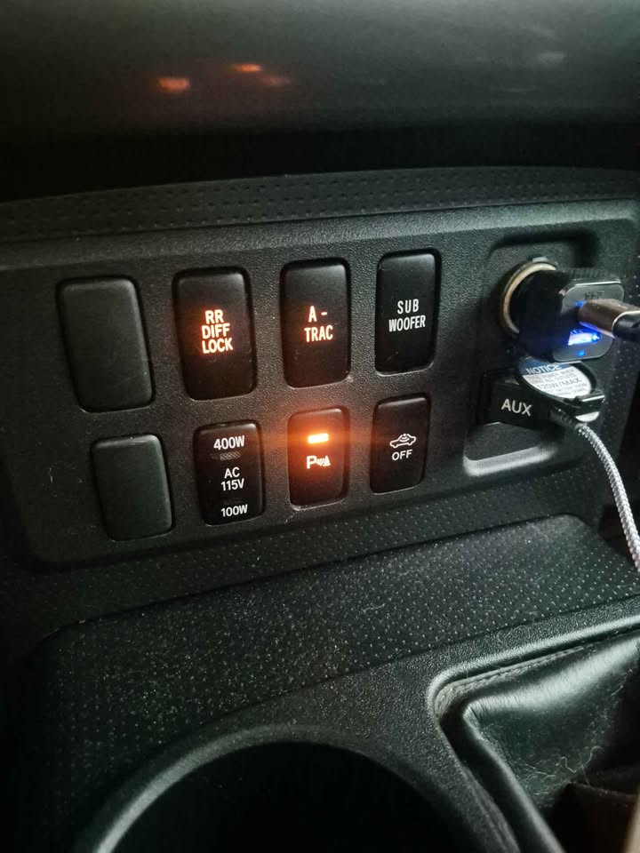 2007 Toyota FJ Cruiser · Sport Utility 2D in Austin, TX (photo 9) — photo 9