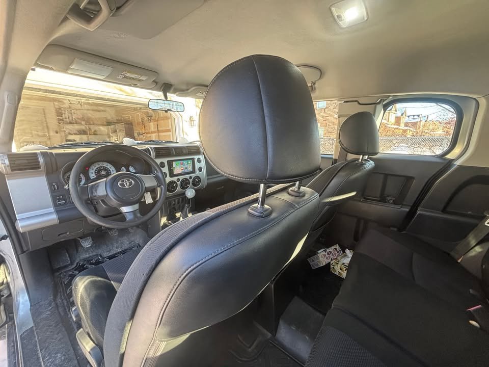 2007 Toyota FJ Cruiser in Hamilton, ON (photo 7)