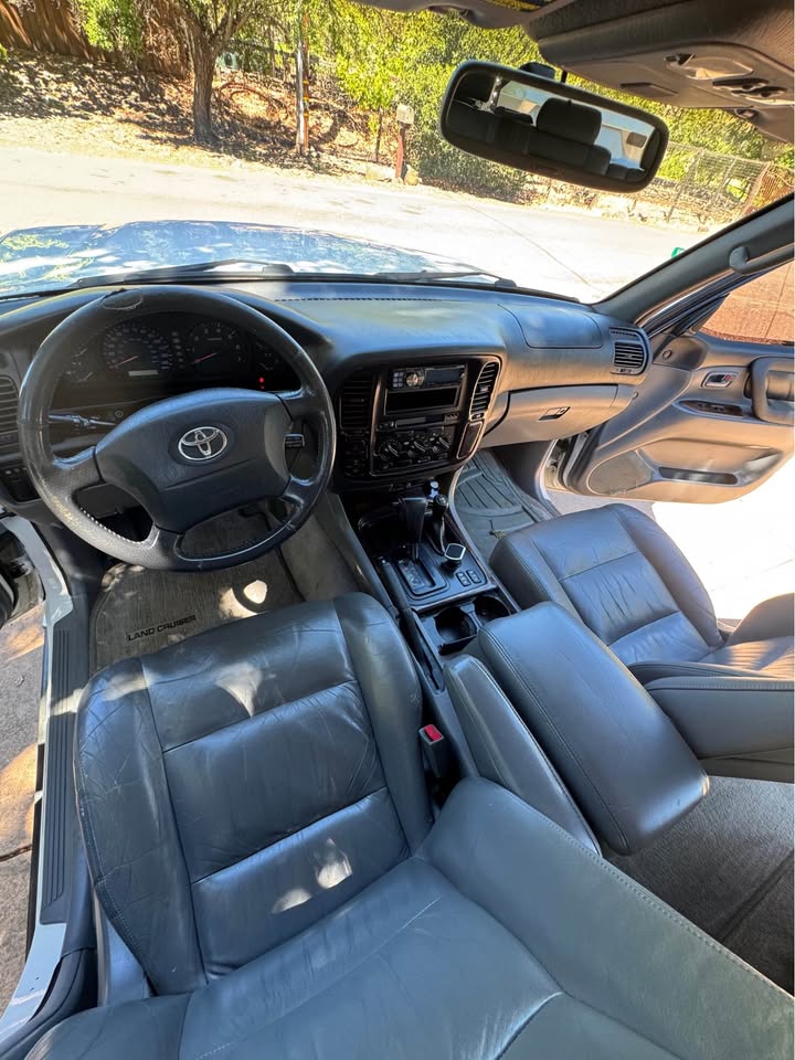 2001 Toyota Landcruiser · Sport Utility 4D in Sonoma, CA (photo 9)