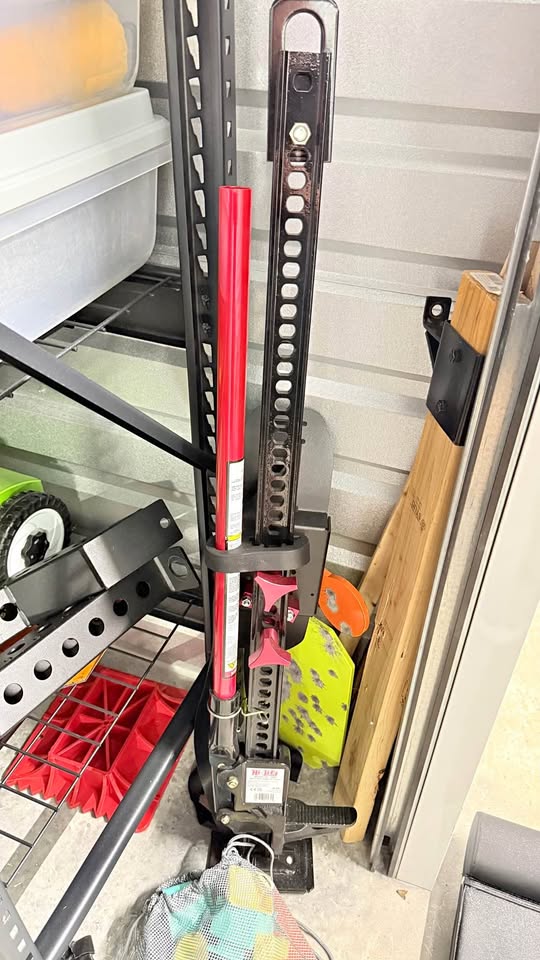 Hi-Lift jack and tire mount in Lakeway, TX (photo 1)
