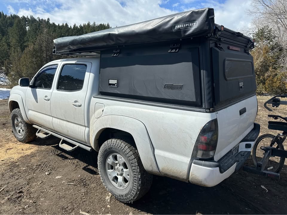 Super Pacific X1 Camper for Tacoma 5ft Bed - with Extras in Salt Lake City, UT (photo 10) — photo 10