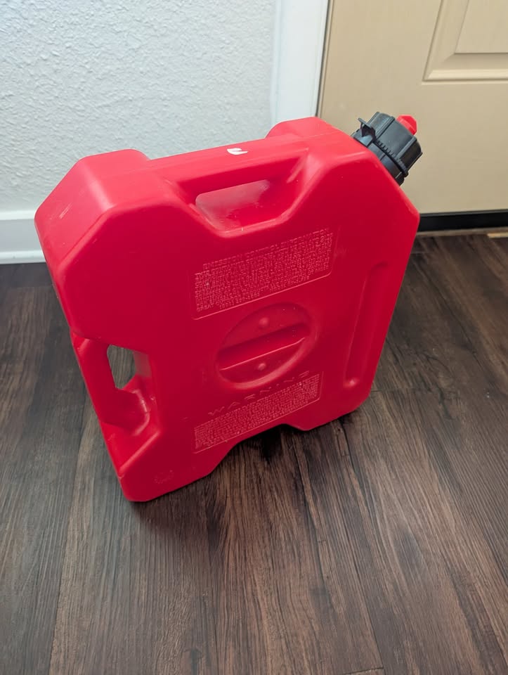 RotopaX Gas Can 1.75-gal (photo 2) — photo 2
