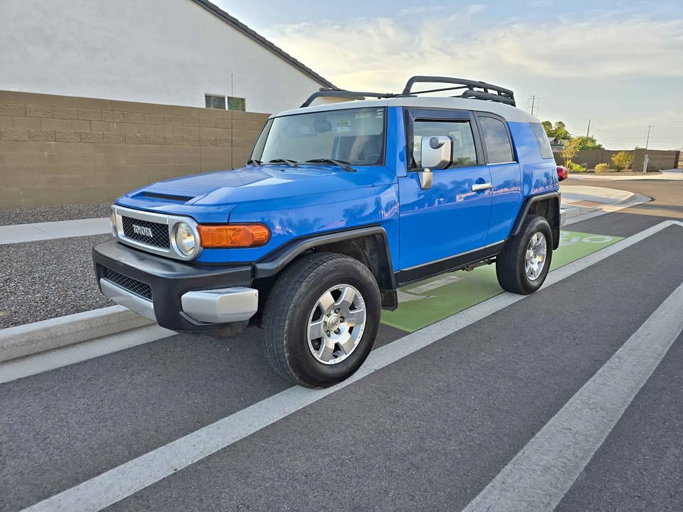 2007 Toyota FJ Cruiser · Sport Utility 2D in Laveen, AZ (photo 1)