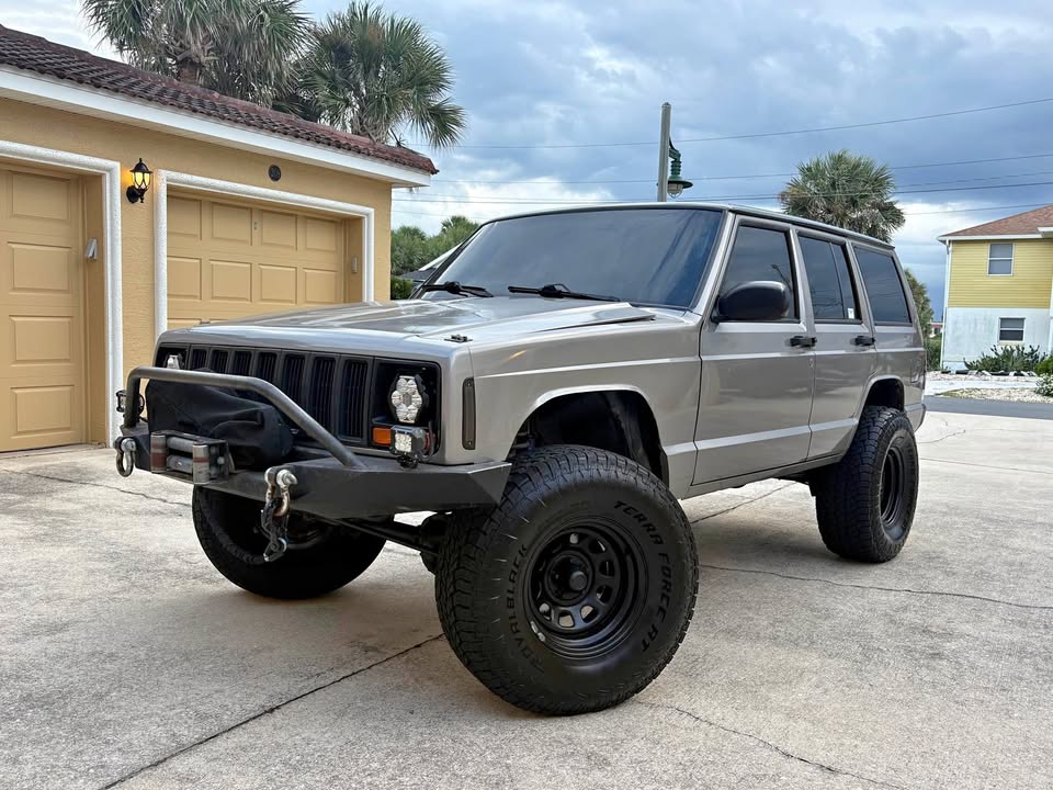 2001 Jeep Cherokee · Classic Sport Utility 4D in Palm Coast, FL (photo 1) — photo 1