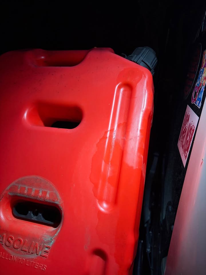 Rotopax Style Gas Tank & Spare Tire Mount in Leander, TX (photo 3) — photo 3