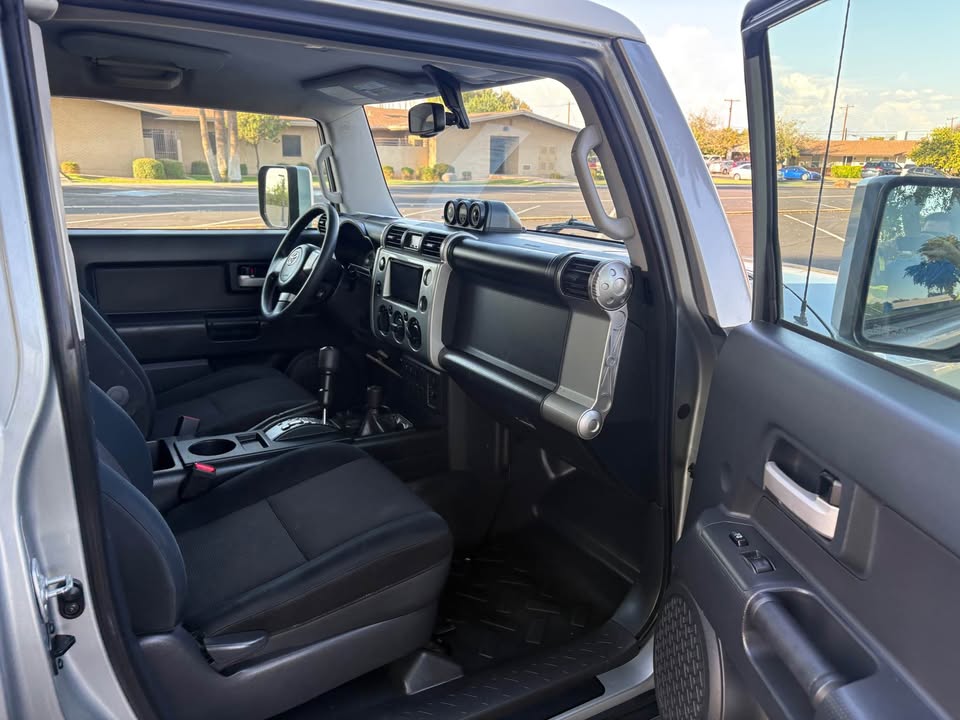 2010 Toyota FJ Cruiser · Sport Utility 2D in Mesa, AZ (photo 12) — photo 12