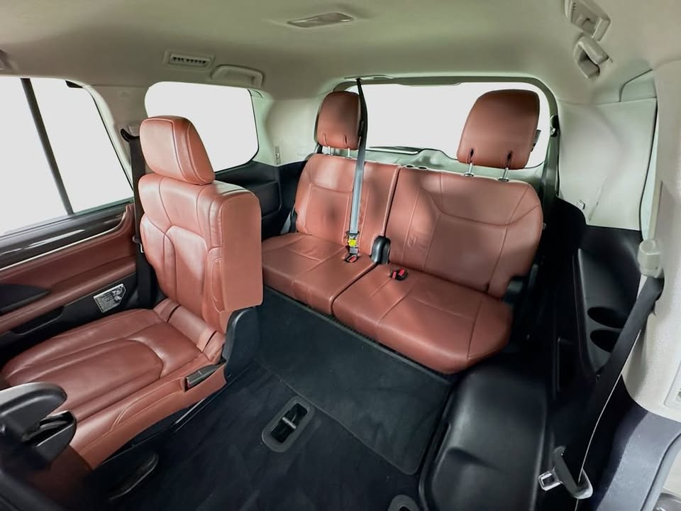 2018 Lexus LX 570 3-Row 4WD in Puyallup, WA (photo 12) — photo 12