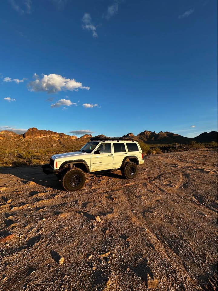 2001 Jeep Cherokee · Classic Sport Utility 4D (photo 9) — photo 9