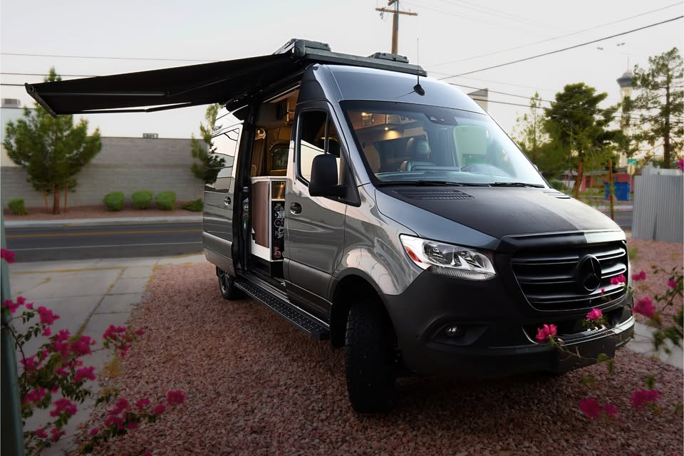 2021 Storyteller stealth mode 4x4 in Las Vegas, NV (photo 3) — photo 3