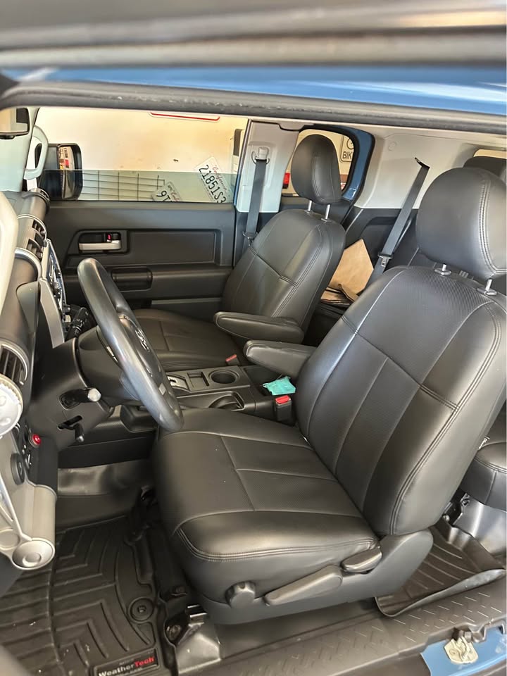 2011 Toyota FJ Cruiser (photo 12) — photo 12