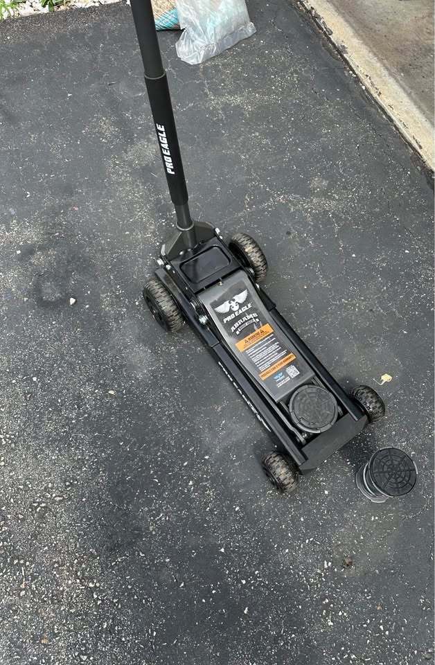 (3 Ton) Pro Eagle Abram’s floor jack — photo 2