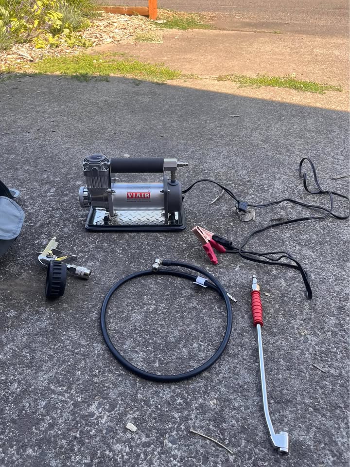 VIAIR 400p-RVS Automatic Portable Compressor (photo 3) — photo 3
