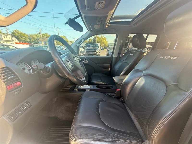 2015 Nissan Frontier Crew Cab PRO-4X Pickup 4D 5 ft in Bethlehem, PA (photo 9) — photo 9