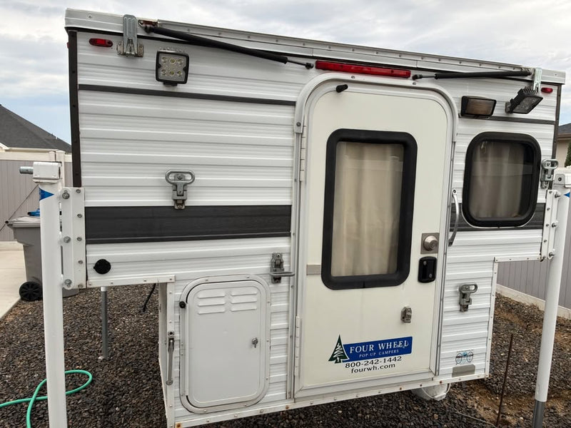 Four Wheel Camper Grandby 2016 (photo 8) — photo 8