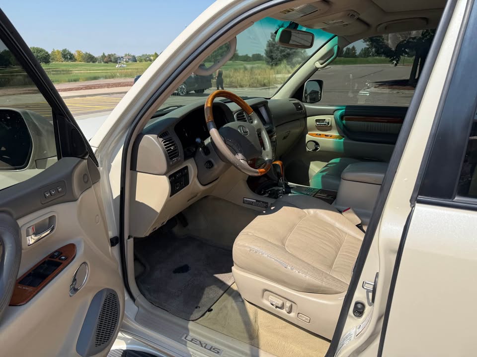 2005 Lexus LX · LX 470 Sport Utility 4D (photo 5) — photo 5