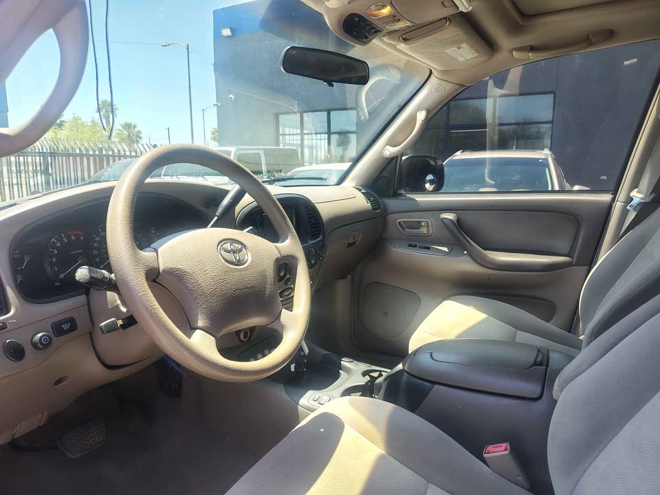 2005 Toyota Sequoia · SR5 Sport Utility 4D in Phoenix, AZ (photo 5)