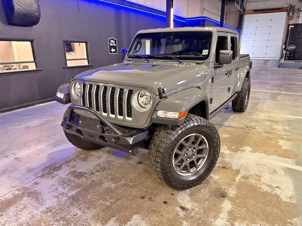 2022 Jeep Gladiator in Hasbrouck Heights, NJ (photo 1)