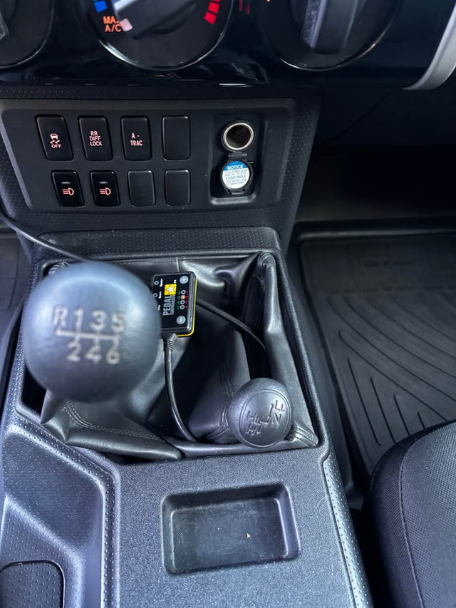 2014 Toyota FJ Cruiser · Sport Utility 2D — photo 2