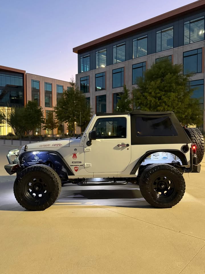 2016 Jeep Wrangler in Austin, TX (photo 12) — photo 12