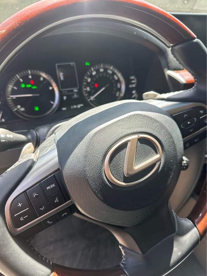 2019 Lexus LX 570 (photo 3) — photo 3