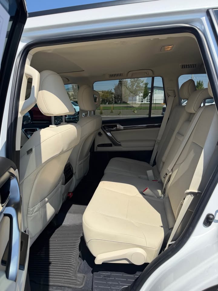 2023 Lexus GX · GX 460 Premium Sport Utility 4D in Caldwell, ID (photo 5) — photo 5
