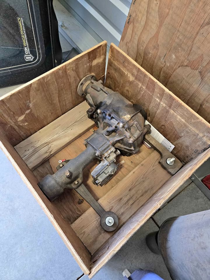 Toyota 8" front diff with ARB locker in Goodyear, AZ (photo 1)