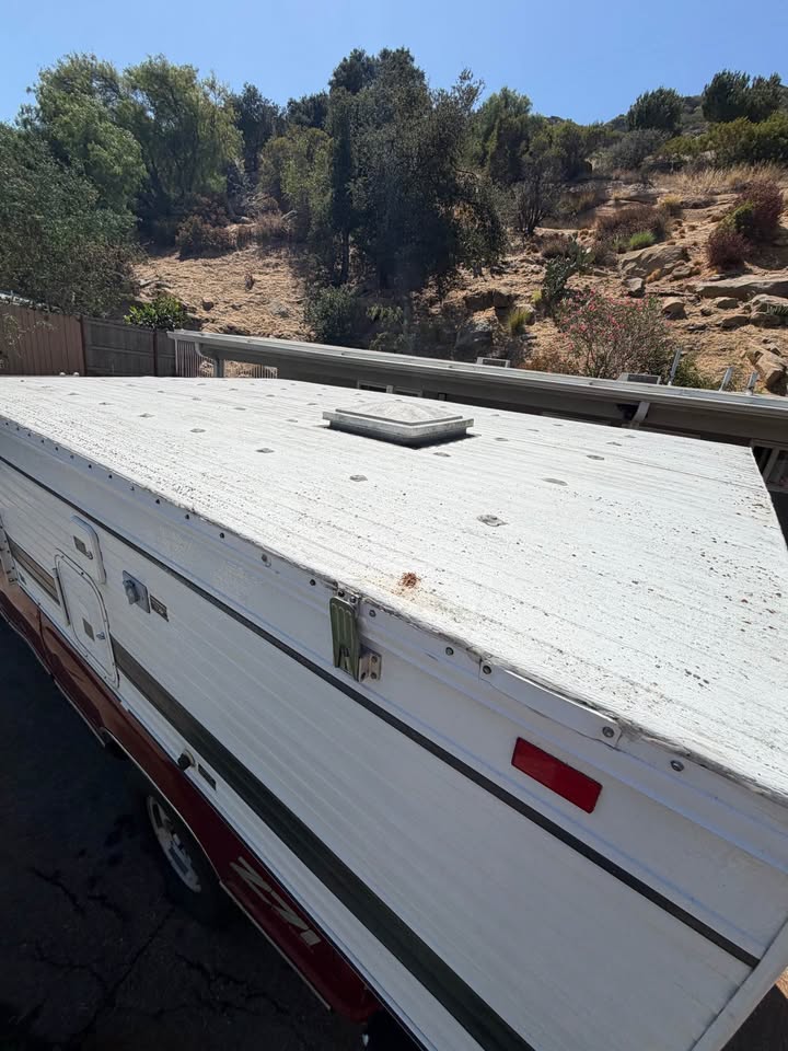 2000 four wheel camper Grandby in Canoga Park, CA (photo 4)