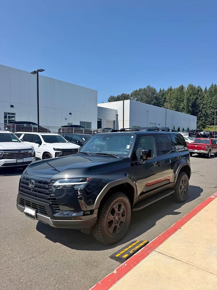2026 Lexus GX · 550 Overtrail+ in Bellevue, WA (photo 1) — photo 1