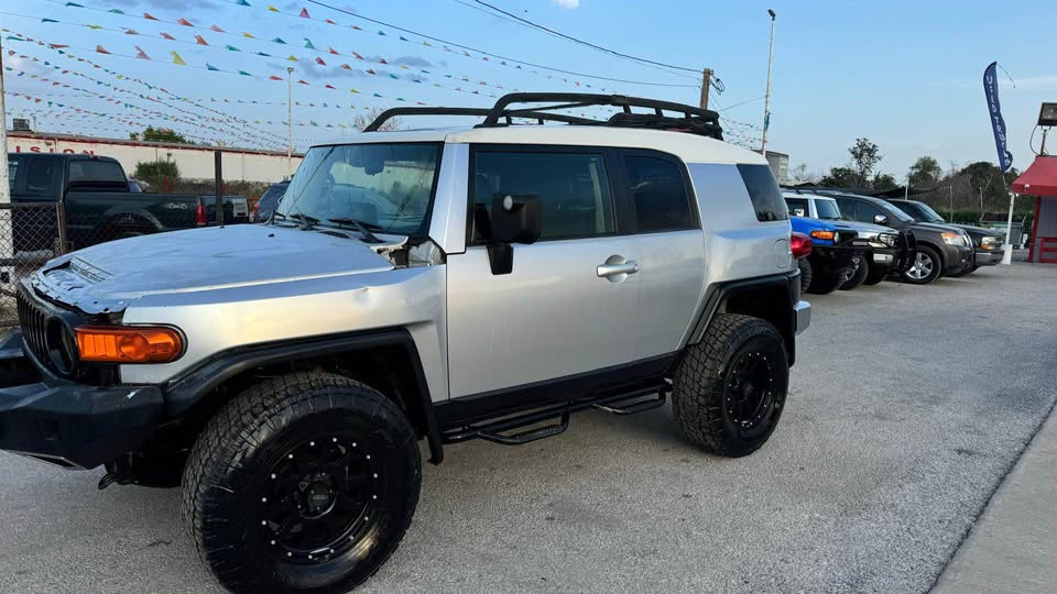 2007 Toyota FJ Cruiser · Sport Utility 2D in San Antonio, TX (photo 7) — photo 7