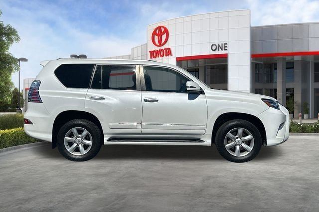 2017 Lexus GX 460 138,600 Miles — photo 3