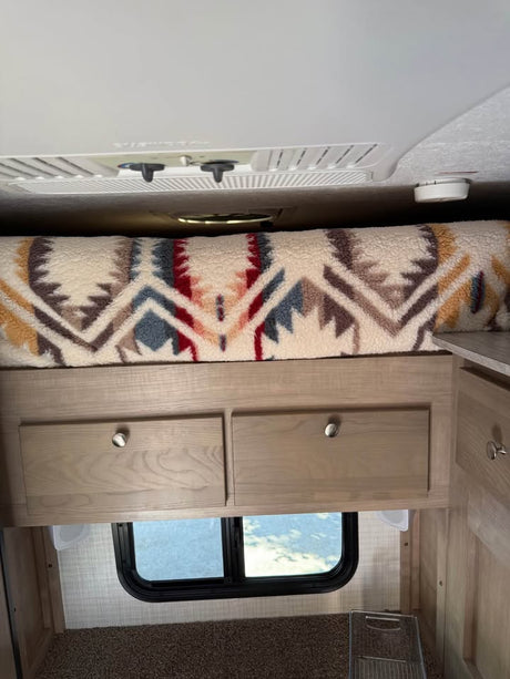 Palomino SS550 Badlands Truck camper in San Leandro, CA (photo 8)
