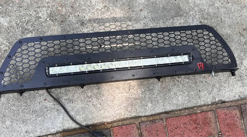 5th gen Toyota 4 runner R1 grill with light bar in Lexington, SC (photo 5) — photo 5