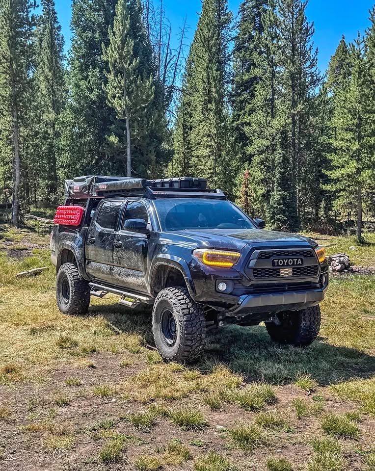 2017 Toyota Tacoma Double Cab · SR5 Pickup 4D 5 ft in Kansas City, KS (photo 1) — photo 1