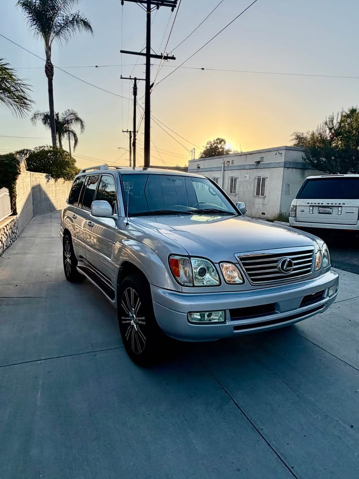 2006 Lexus LX · LX 470 Sport Utility 4D (photo 3) — photo 3
