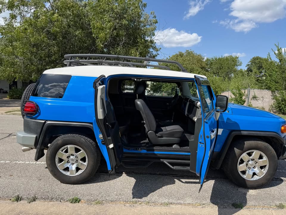 2007 Toyota FJ Cruiser in Austin, TX (photo 8) — photo 8