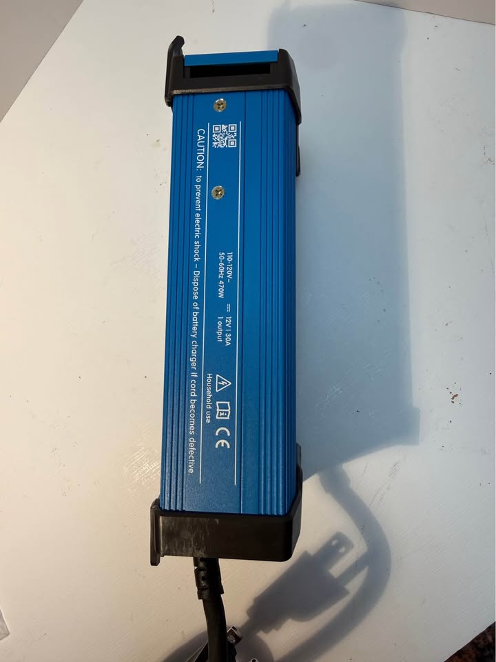 Victron Energy BLUE SMART IP22 CHARGER in Spring, TX (photo 3) — photo 3