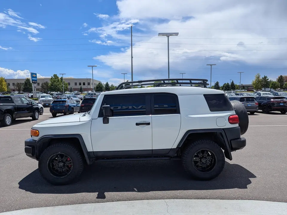 2010 Toyota FJ Cruiser (photo 4) — photo 4