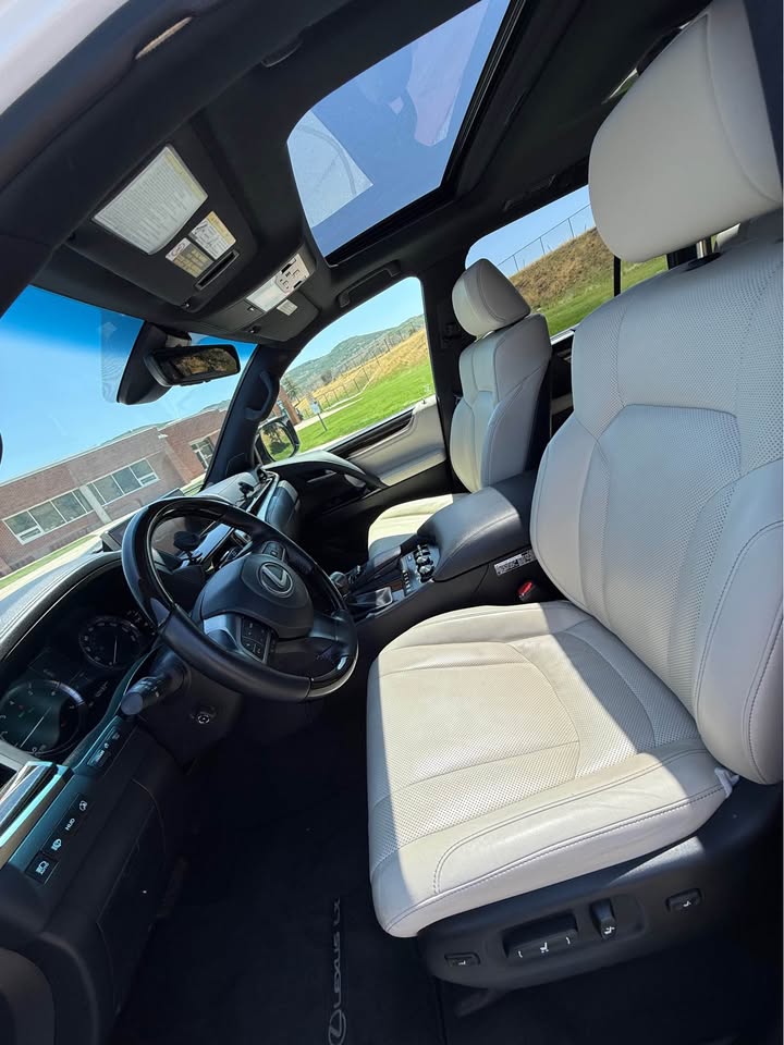 2020 Lexus LX LX 570 Sport Utility 4D (photo 8) — photo 8