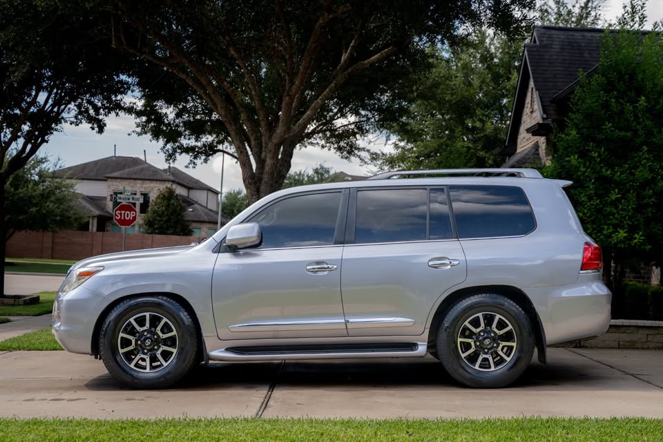 2010 Lexus LX in Fulshear, TX (photo 7) — photo 7