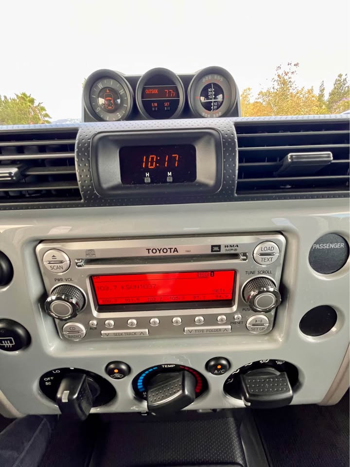 2014 Toyota FJ Cruiser in Lakeside, CA (photo 8) — photo 8