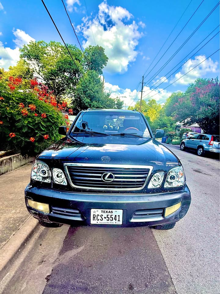 2002 Lexus LX · LX 470 Sport Utility 4D in Austin, TX (photo 1) — photo 1