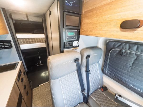 2025 Winnebago REVEL BMB44E in West Sacramento, CA (photo 7)